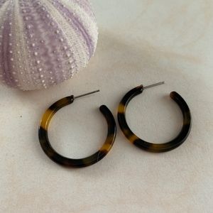 Tortoise Shell Hoop Earrings 30mm 1.25” (X0008)
